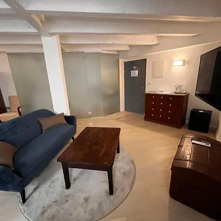 Onethreefive Apartment